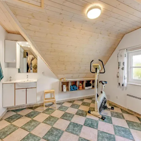 Ferienhaus Four-bedroom Holiday In Blåvand