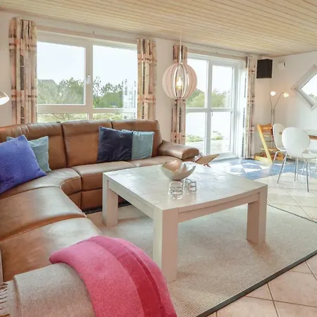 Ferienhaus Four-bedroom Holiday In Blåvand