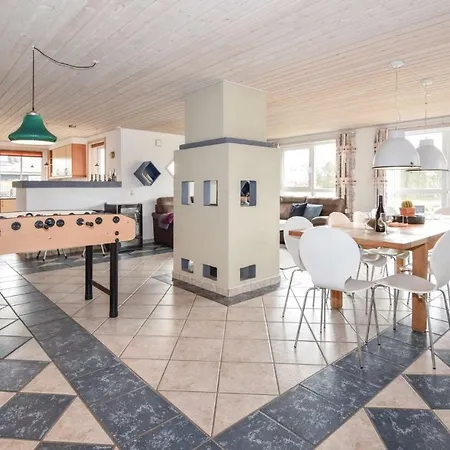 Four-bedroom Holiday In Blåvand