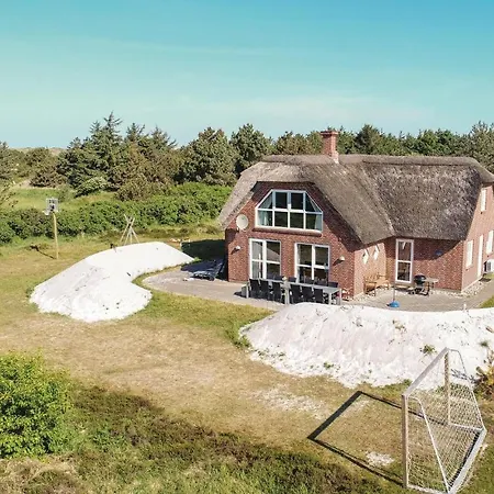 Four-bedroom Holiday In